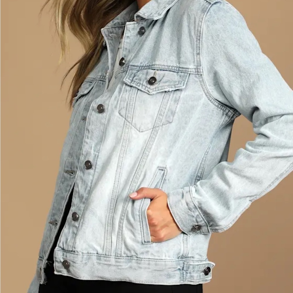Women's Light Blue Denim Jacket - Picture 2 of 8